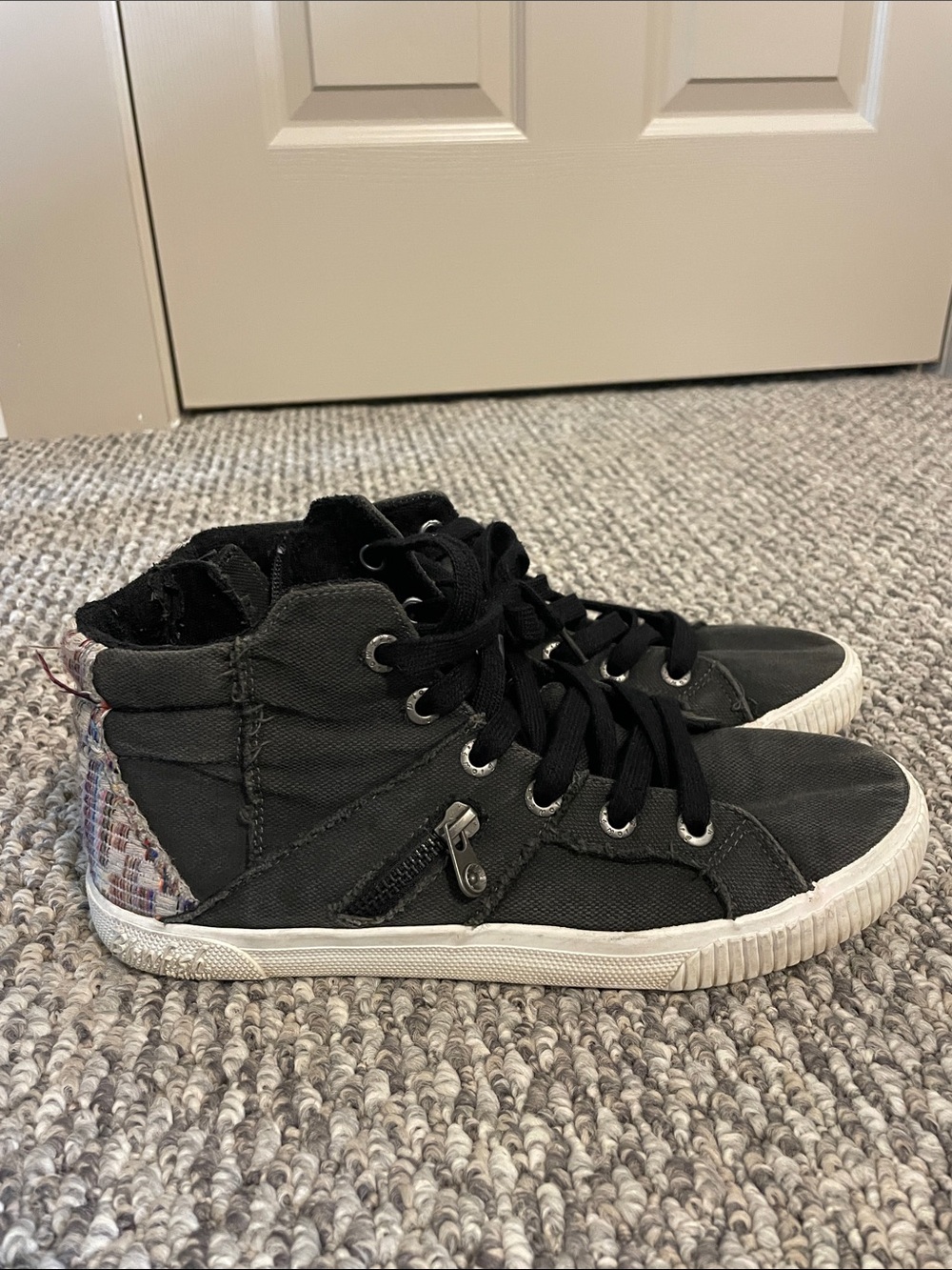 Women’s Black High-Top Canvas Sneakers with Side Zip